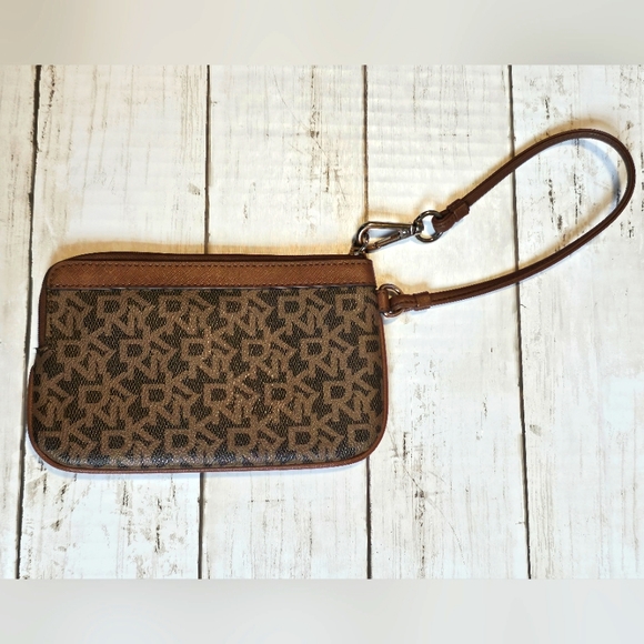 DKNY Brown/Tan Logo Wristlet Wallet Handbag Zip up Leather Purse - Picture 3 of 12